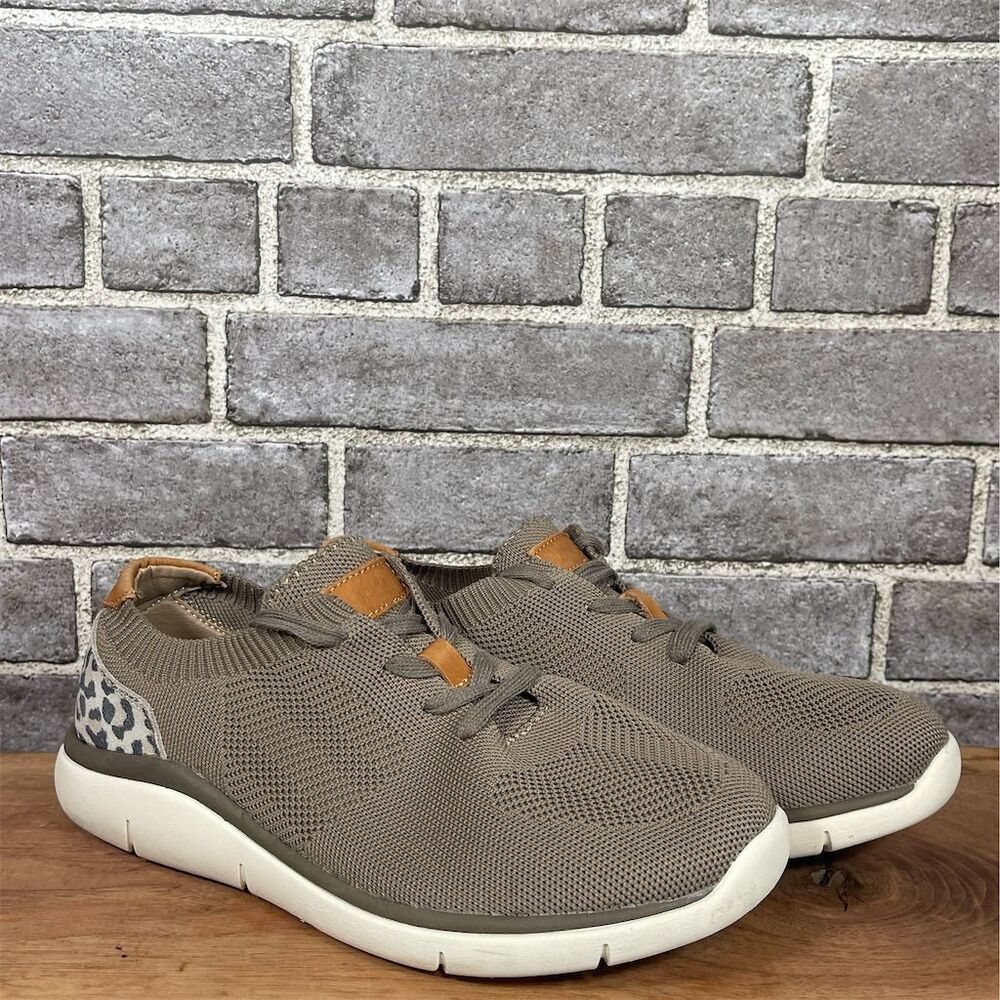 Propet Women's Size 9.5 Extra Wide Knit Sneakers Taupe Leopard Detail
